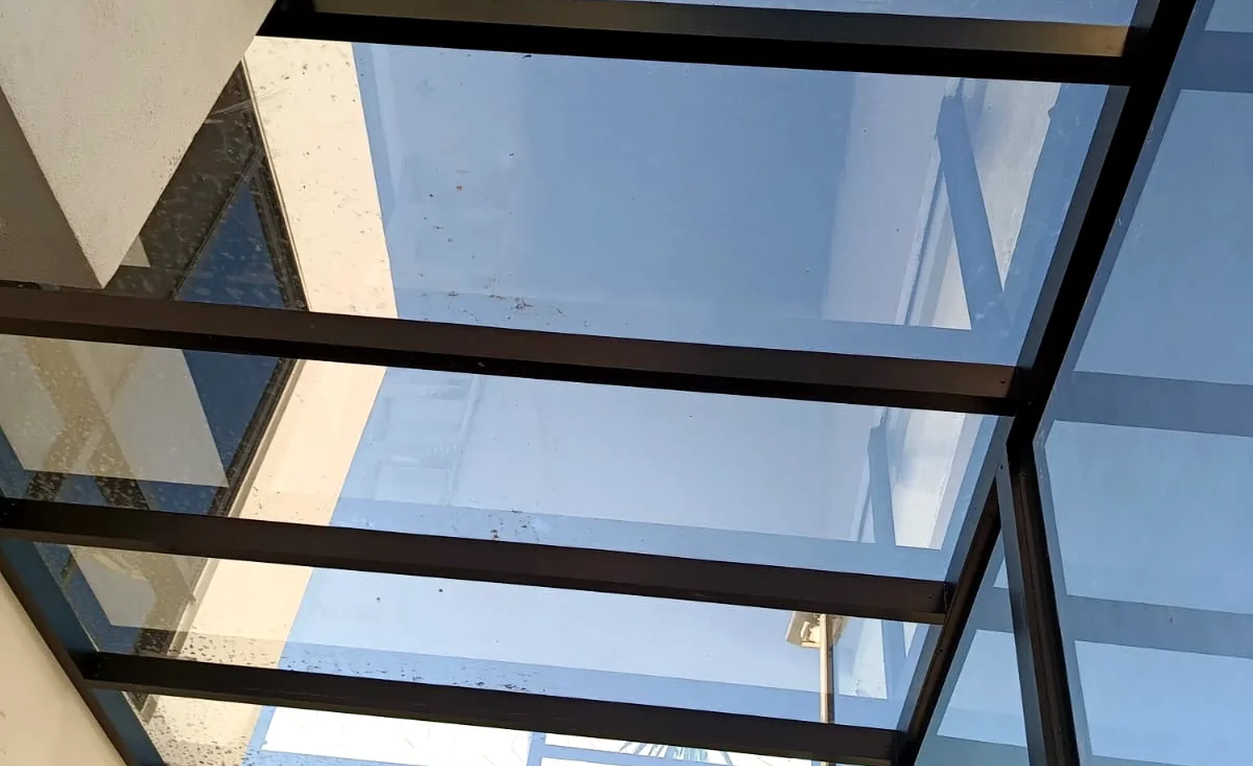 Pérgola de cristal vista desde el interior